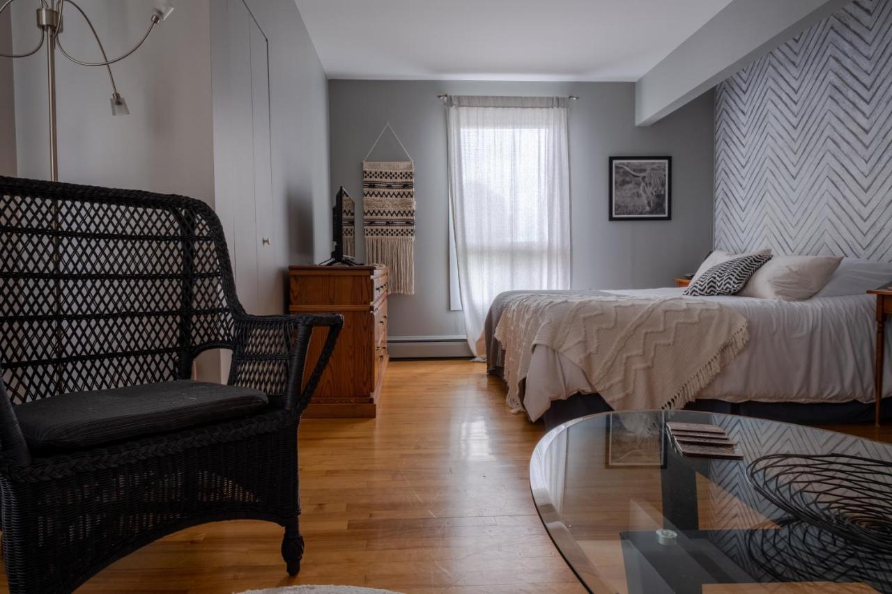 Au Coq Du Bonheur Bed and Breakfast Magog Εξωτερικό φωτογραφία