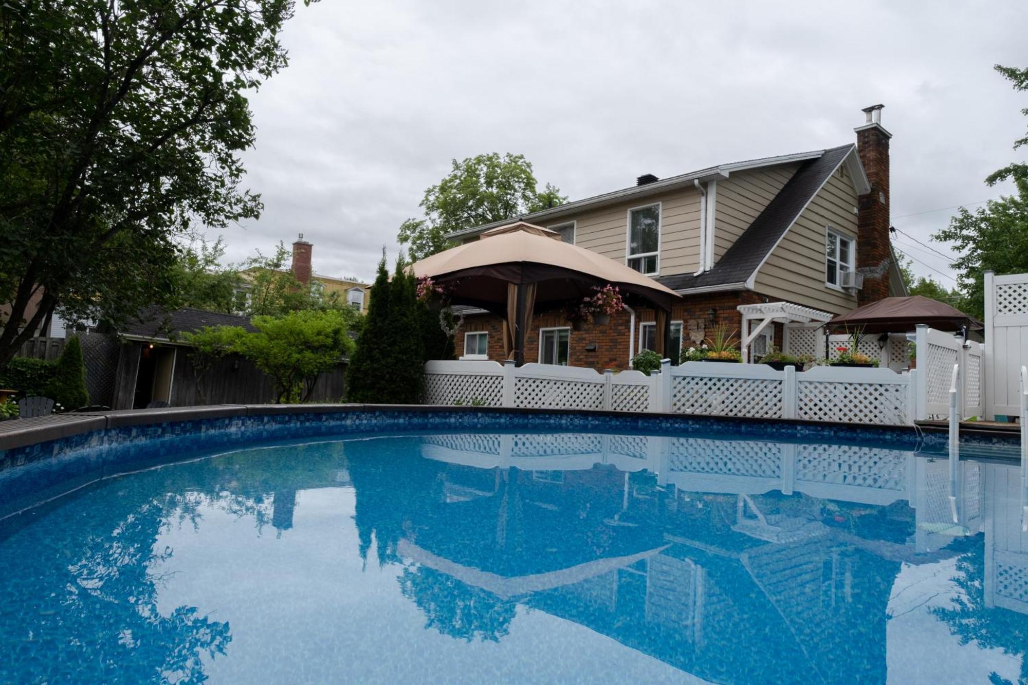 Au Coq Du Bonheur Bed and Breakfast Magog Εξωτερικό φωτογραφία